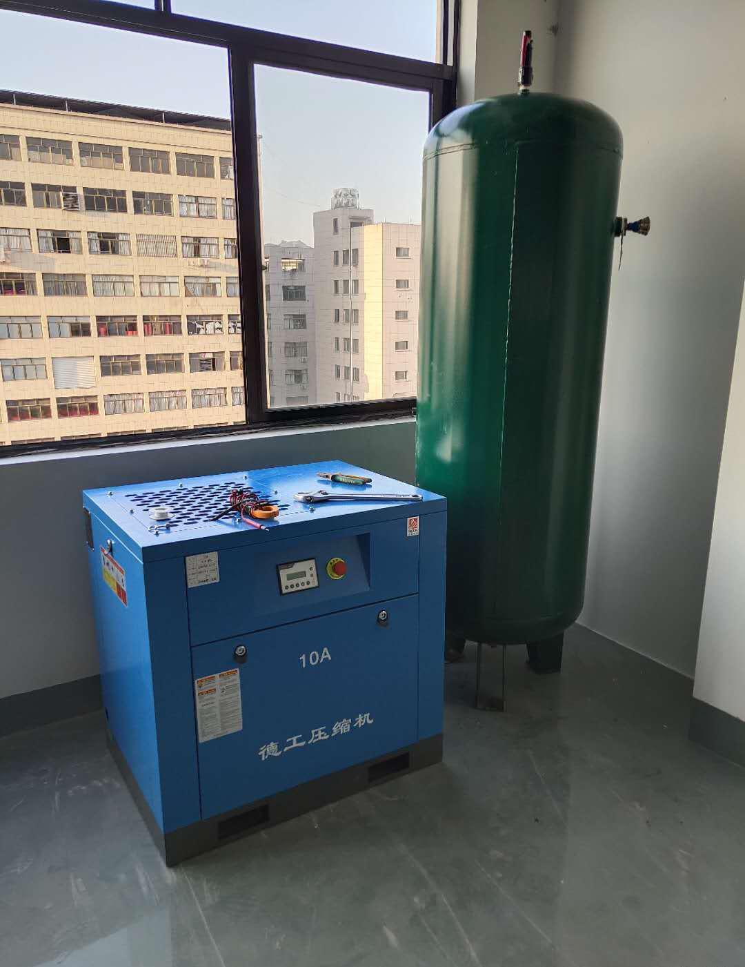 上海德工永磁變頻節(jié)能空氣壓縮機(jī)售后維修保養(yǎng)安裝服務(wù)案例